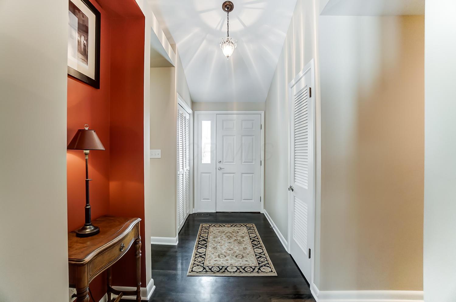 3759 Chevington Road Columbus, OH 43220 - Photo 3 of 46 Gallery Image 3