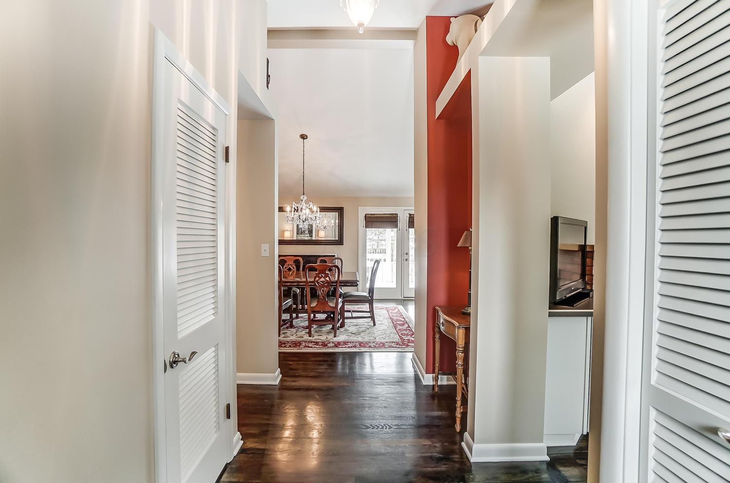 3759 Chevington Road Columbus, OH 43220 - Photo 4 of 46 Gallery Image 4