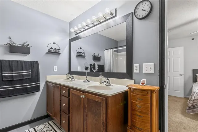 $155,000 | 2433 Northeast 68th Street, Gladstone, MO 64118