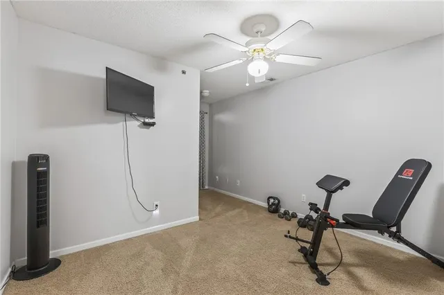 $155,000 | 2433 Northeast 68th Street, Gladstone, MO 64118