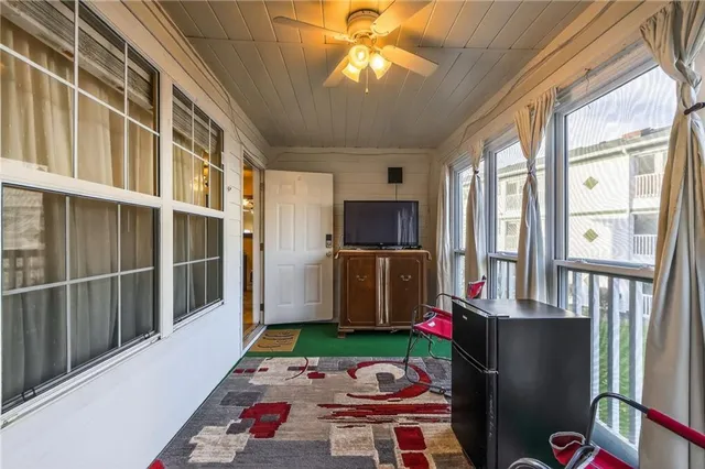 $155,000 | 2433 Northeast 68th Street, Gladstone, MO 64118