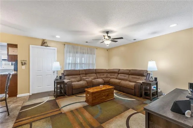 $155,000 | 2433 Northeast 68th Street, Gladstone, MO 64118