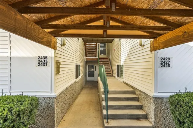 $155,000 | 2433 Northeast 68th Street, Gladstone, MO 64118