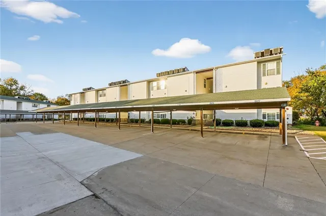 $155,000 | 2433 Northeast 68th Street, Gladstone, MO 64118