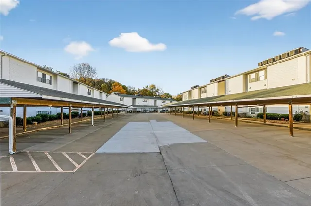 $155,000 | 2433 Northeast 68th Street, Gladstone, MO 64118