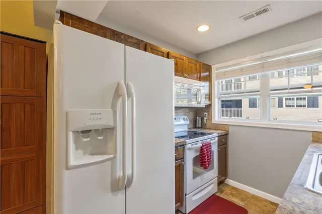 $155,000 | 2433 Northeast 68th Street, Gladstone, MO 64118