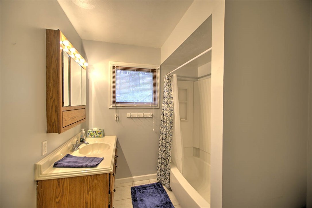 410 Lakeview Avenue Decatur, IL 62521 - Photo 20 of 37