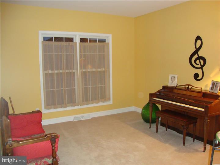 545 Stone Ridge Drive Dover, DE 19901 - Photo 3 of 25 Living Room