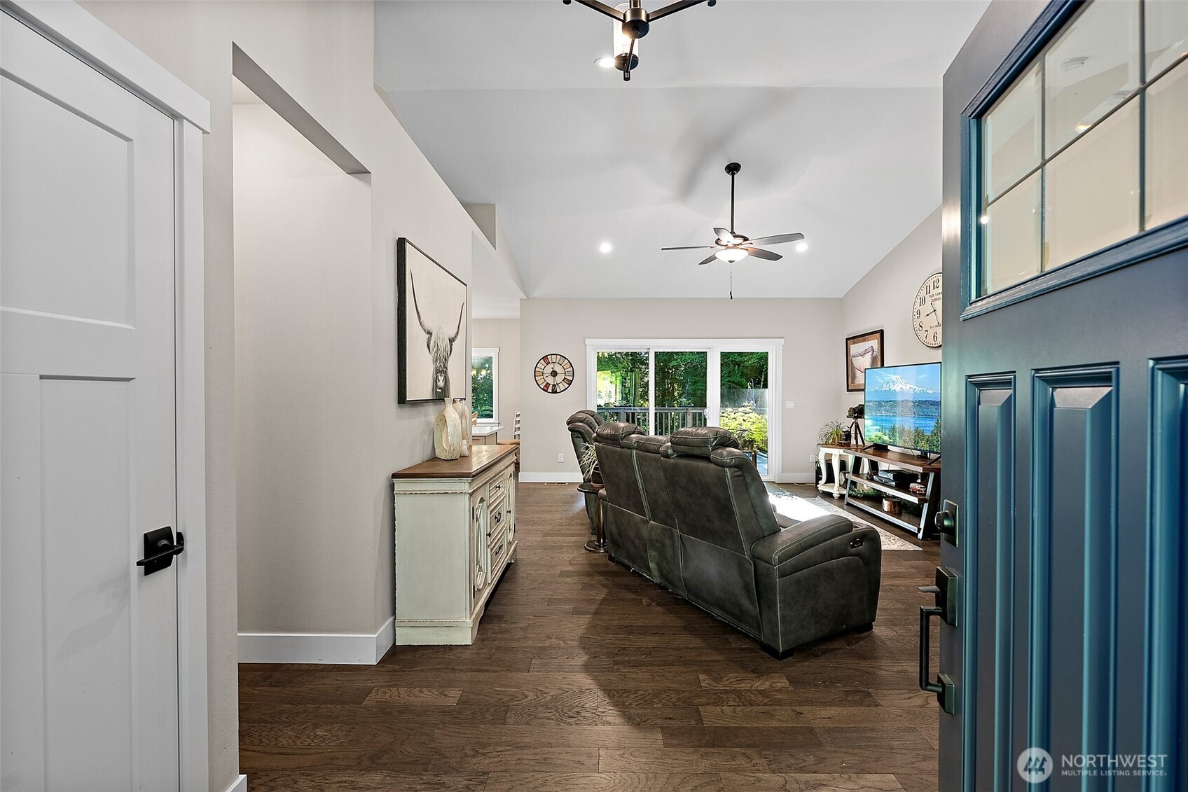 8069 Phillips Road Southeast Port Orchard, WA 98367 - Photo 3 of 33 Gallery Image 3