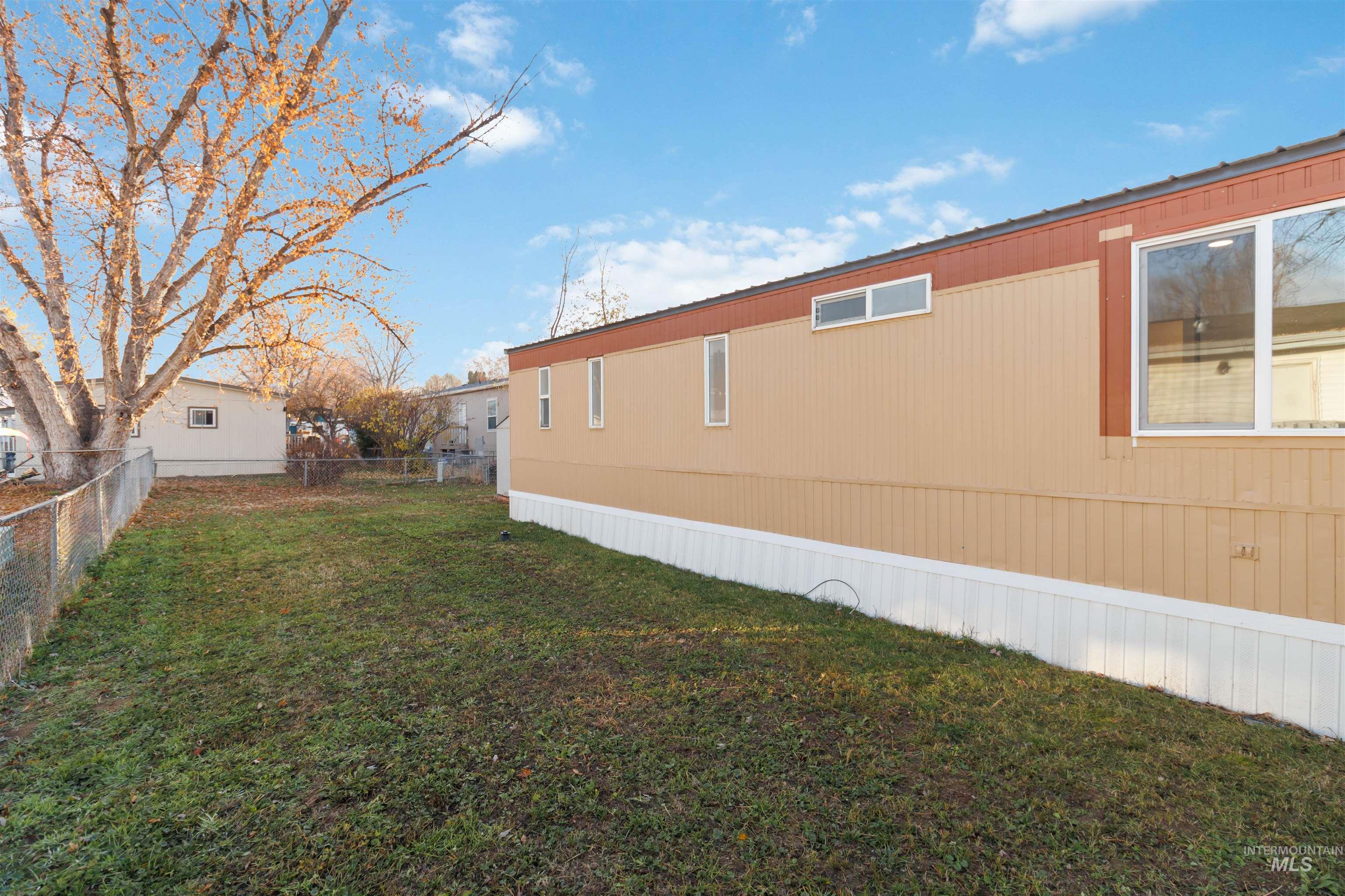 618 Empress Street Boise, ID 83713 - Photo 26 of 27 View of side of home