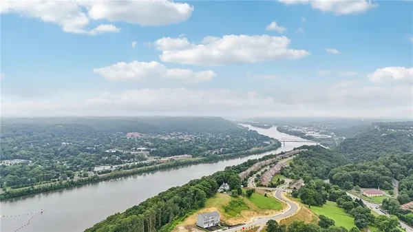 $359,990 | 160 River Rdg Drive, Moon Township, PA 15108