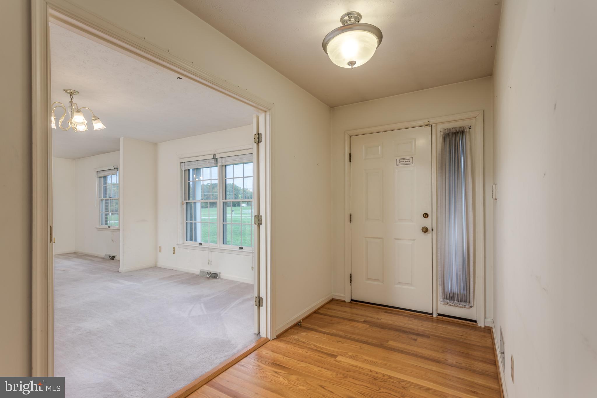 151 Jackson Drive Winchester, VA 22602 - Photo 4 of 48 Entry foyer
