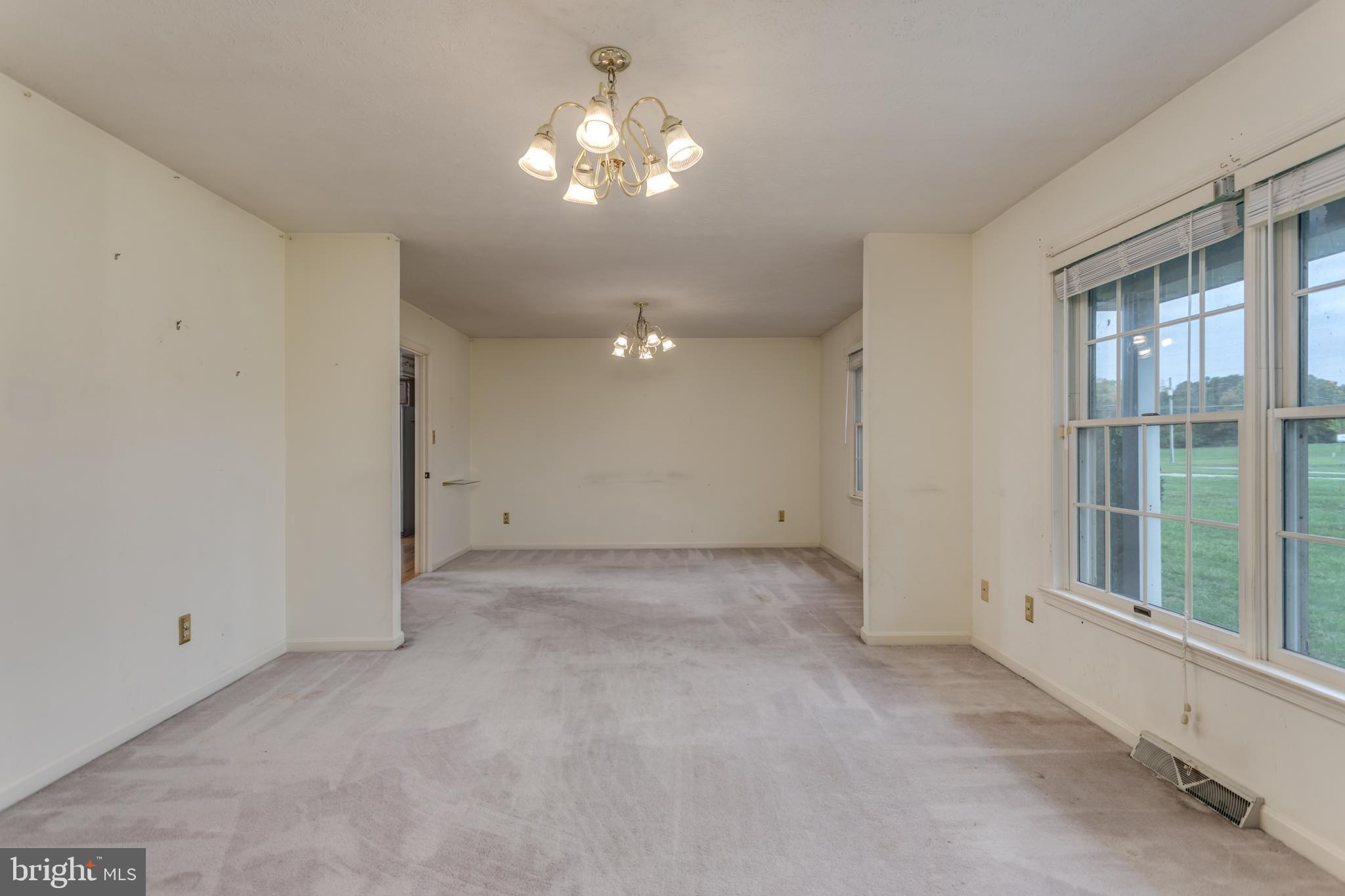 151 Jackson Drive Winchester, VA 22602 - Photo 5 of 48 Living room and dining room view