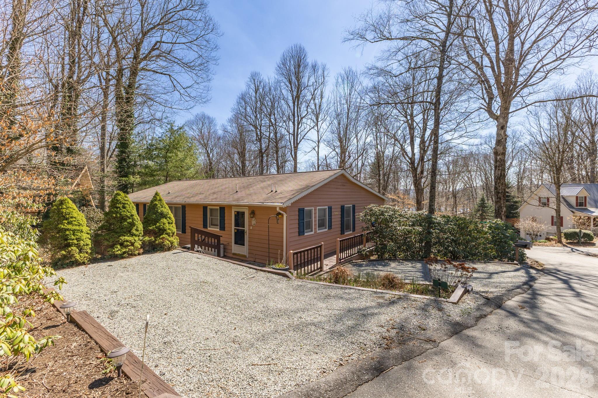 60 Pine View Road Newland, NC 28657 - Photo 3 of 38