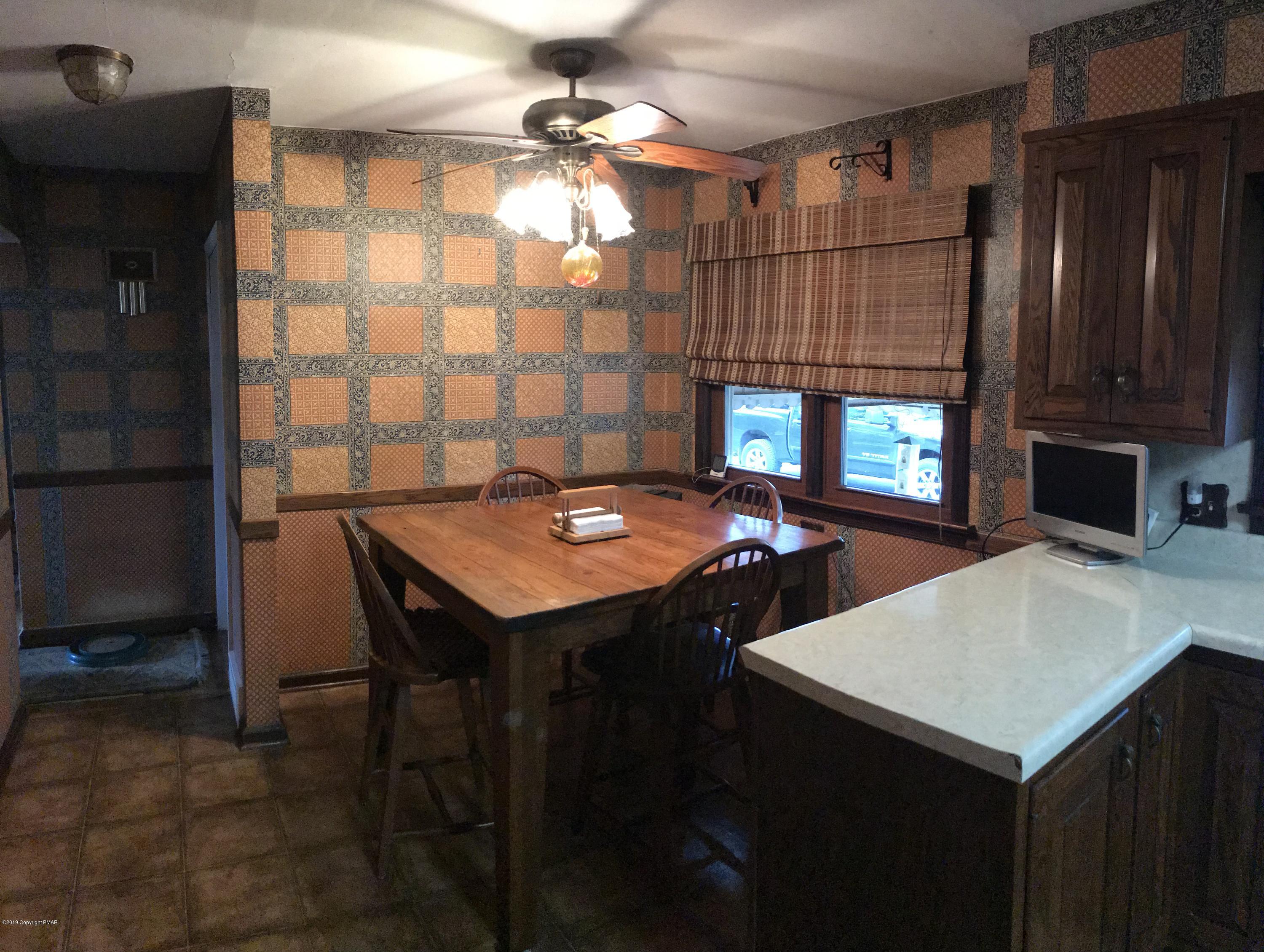 1801 Quentin Road Stroudsburg, PA 18360 - Photo 11 of 40 BREAKFAST NOOK