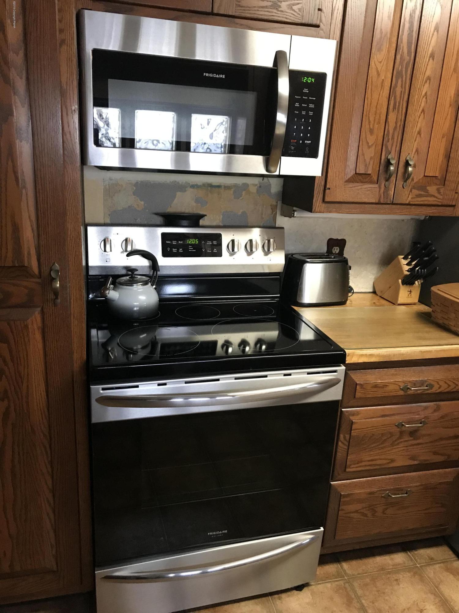 1801 Quentin Road Stroudsburg, PA 18360 - Photo 12 of 40 4 NEW STAINLESS APPLIANCES