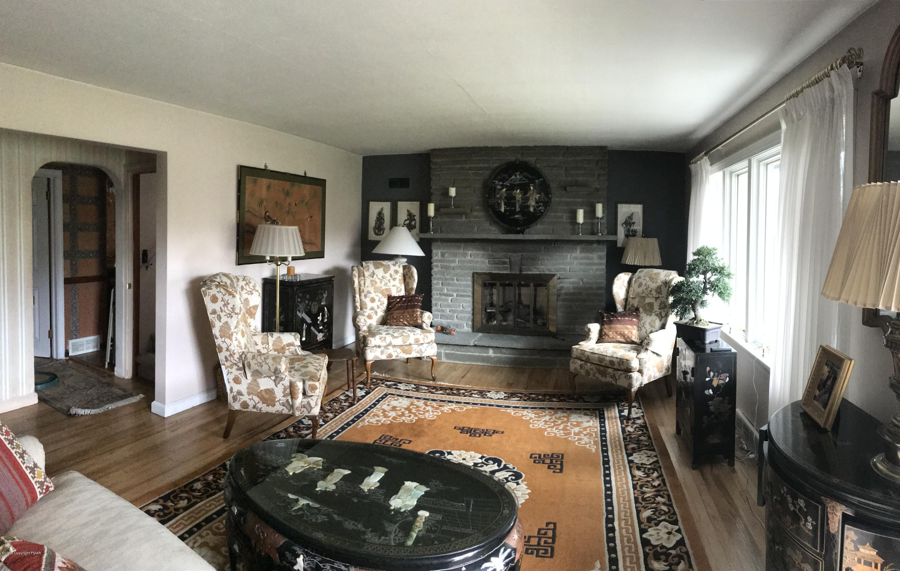 1801 Quentin Road Stroudsburg, PA 18360 - Photo 2 of 40 LV. RM. VIEW 1
