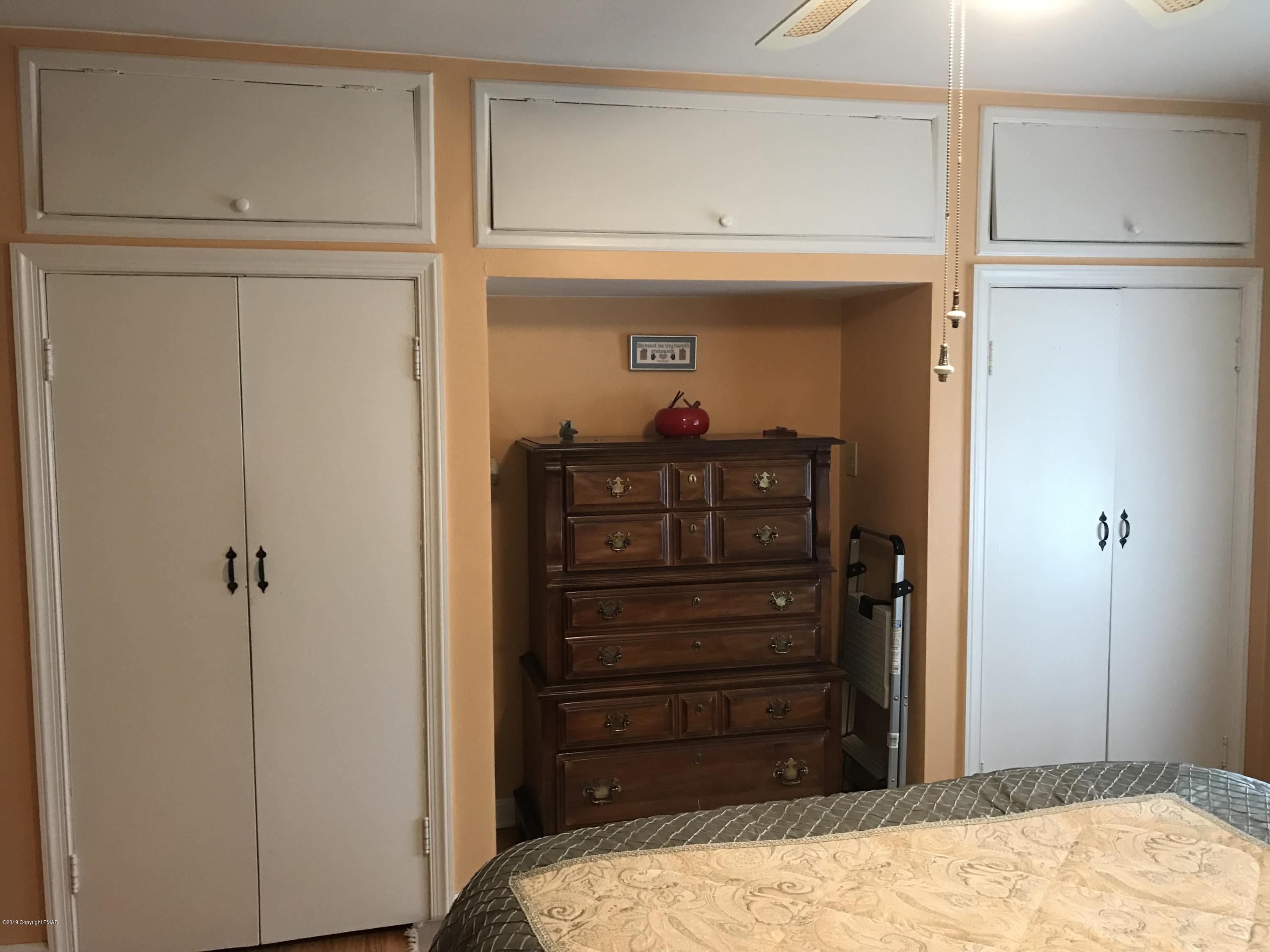 1801 Quentin Road Stroudsburg, PA 18360 - Photo 23 of 40 BR 2 BUILT-IN CLOSETS