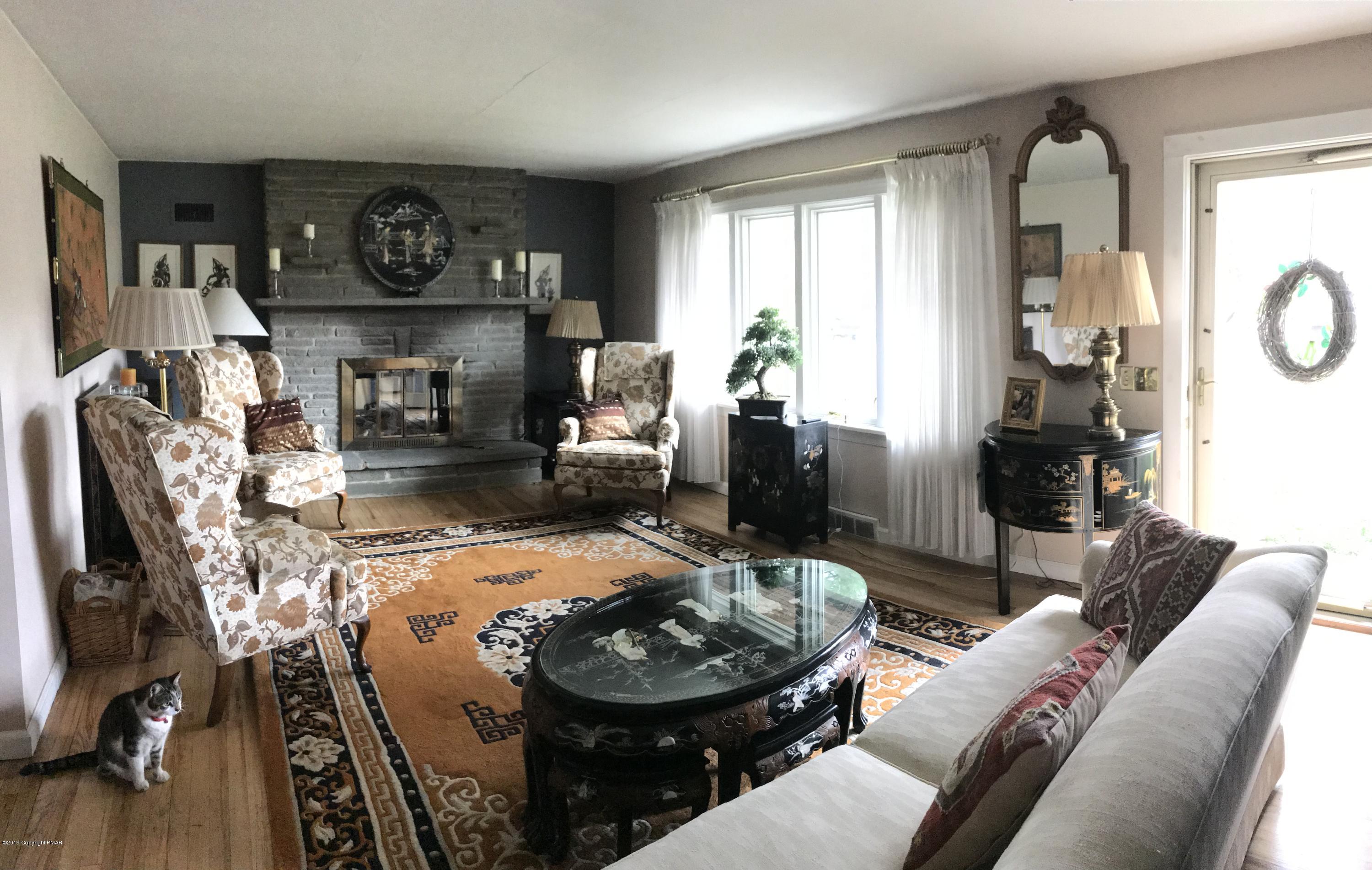 1801 Quentin Road Stroudsburg, PA 18360 - Photo 3 of 40 LV. RM. VIEW 2