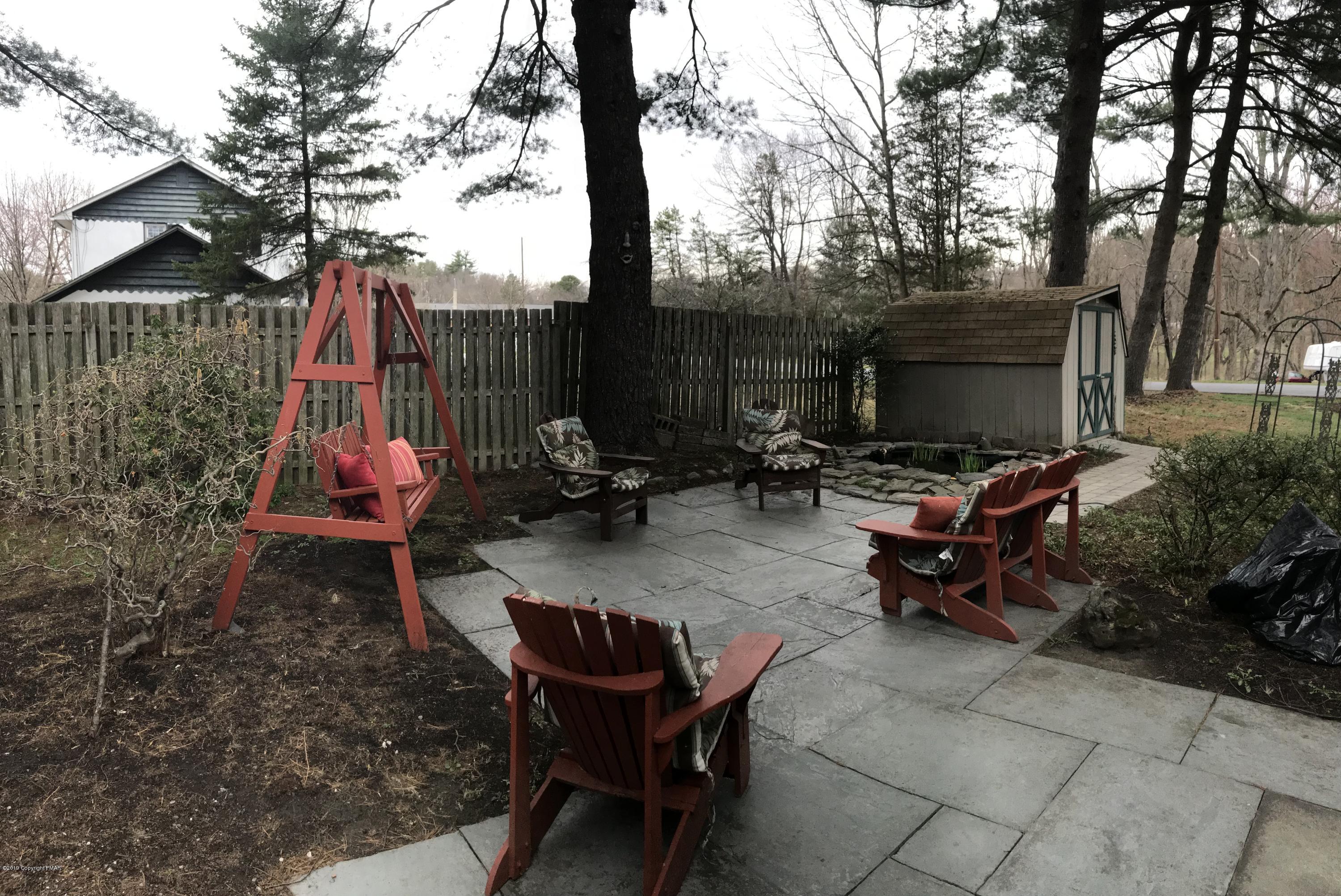 1801 Quentin Road Stroudsburg, PA 18360 - Photo 31 of 40 PATIO SITTING AREA