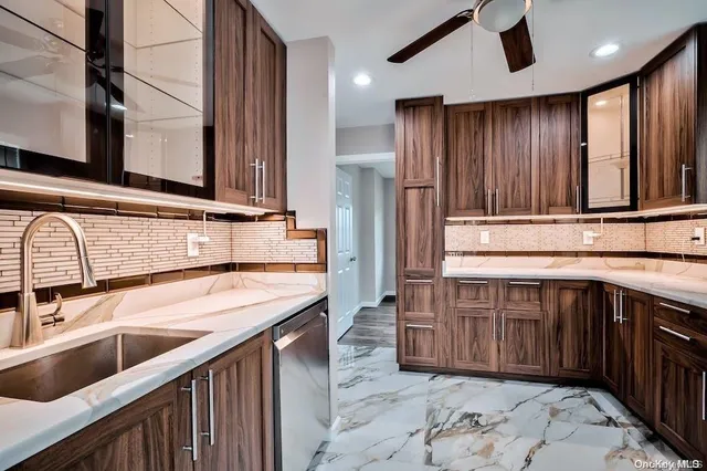 $949,000 | 6 George Avenue, Hicksville, NY 11801