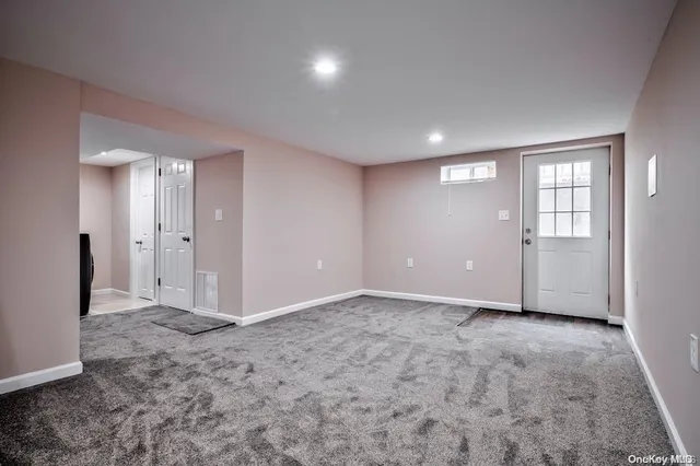 $949,000 | 6 George Avenue, Hicksville, NY 11801