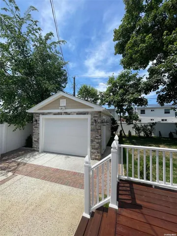 $949,000 | 6 George Avenue, Hicksville, NY 11801