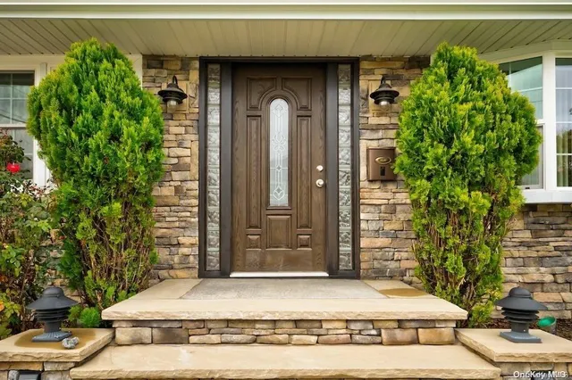 $949,000 | 6 George Avenue, Hicksville, NY 11801