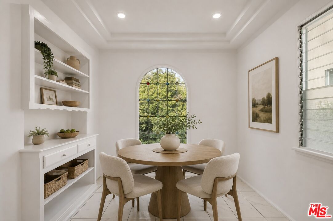 207 South Reeves Drive Beverly Hills, CA 90212 - Photo 6 of 27