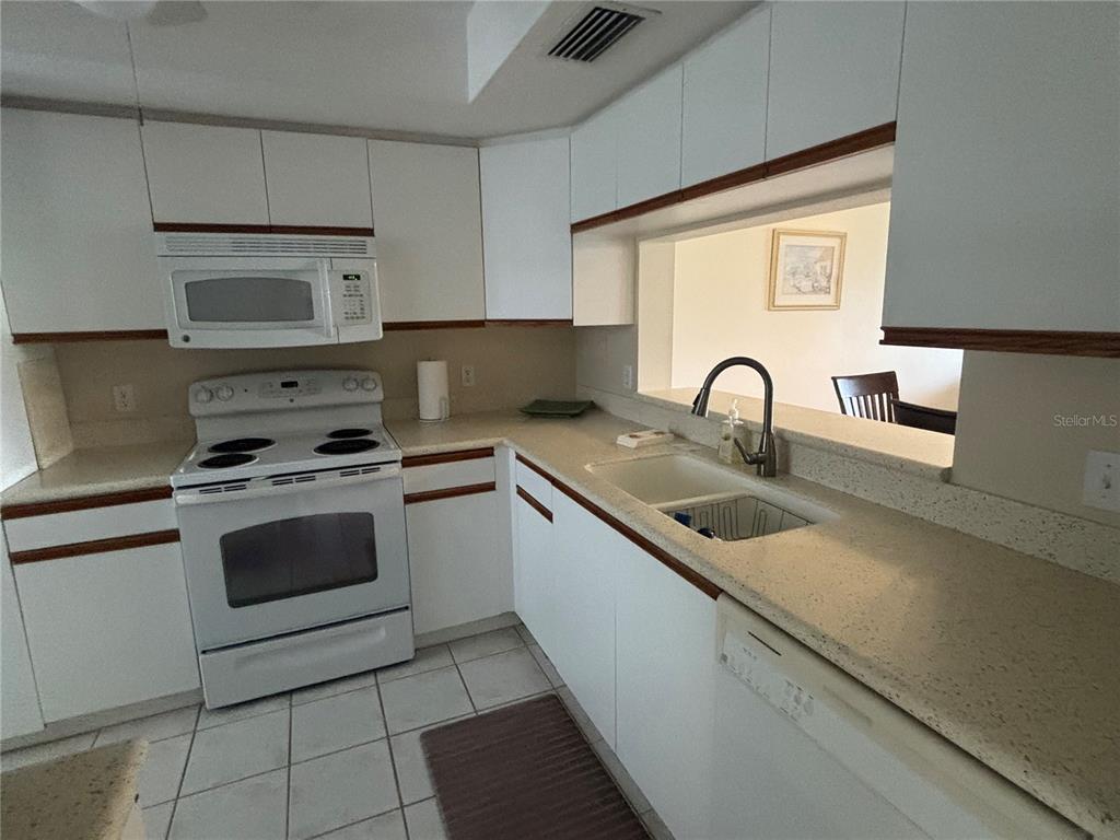 6507 Stone River Road, Unit 105 Bradenton, FL 34203 - Photo 9 of 29