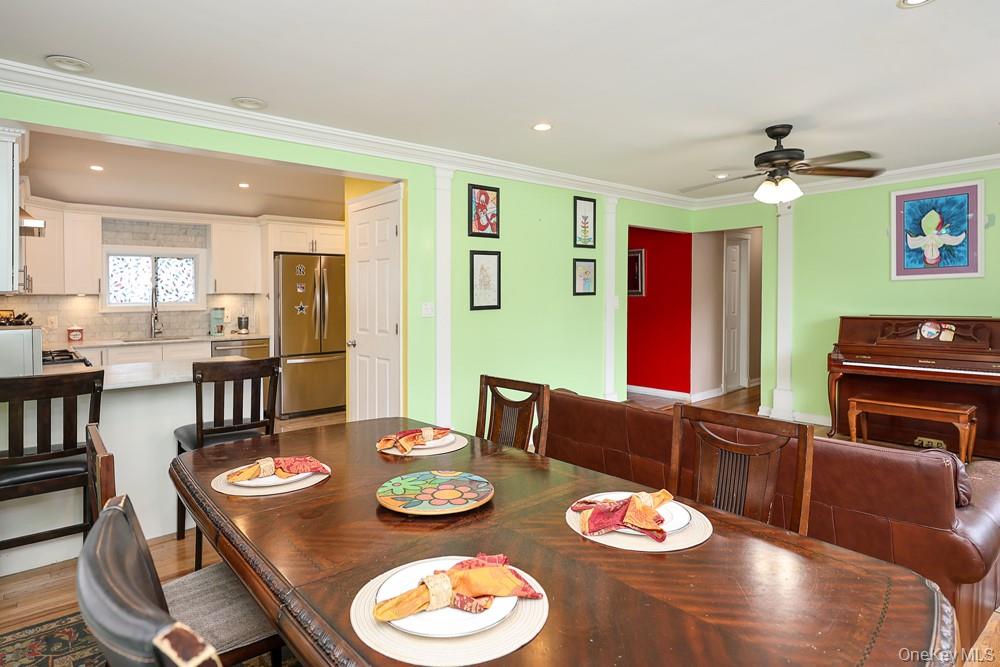 41 Cambria Road Syosset, NY 11791 - Photo 8 of 35 Gallery Image 8