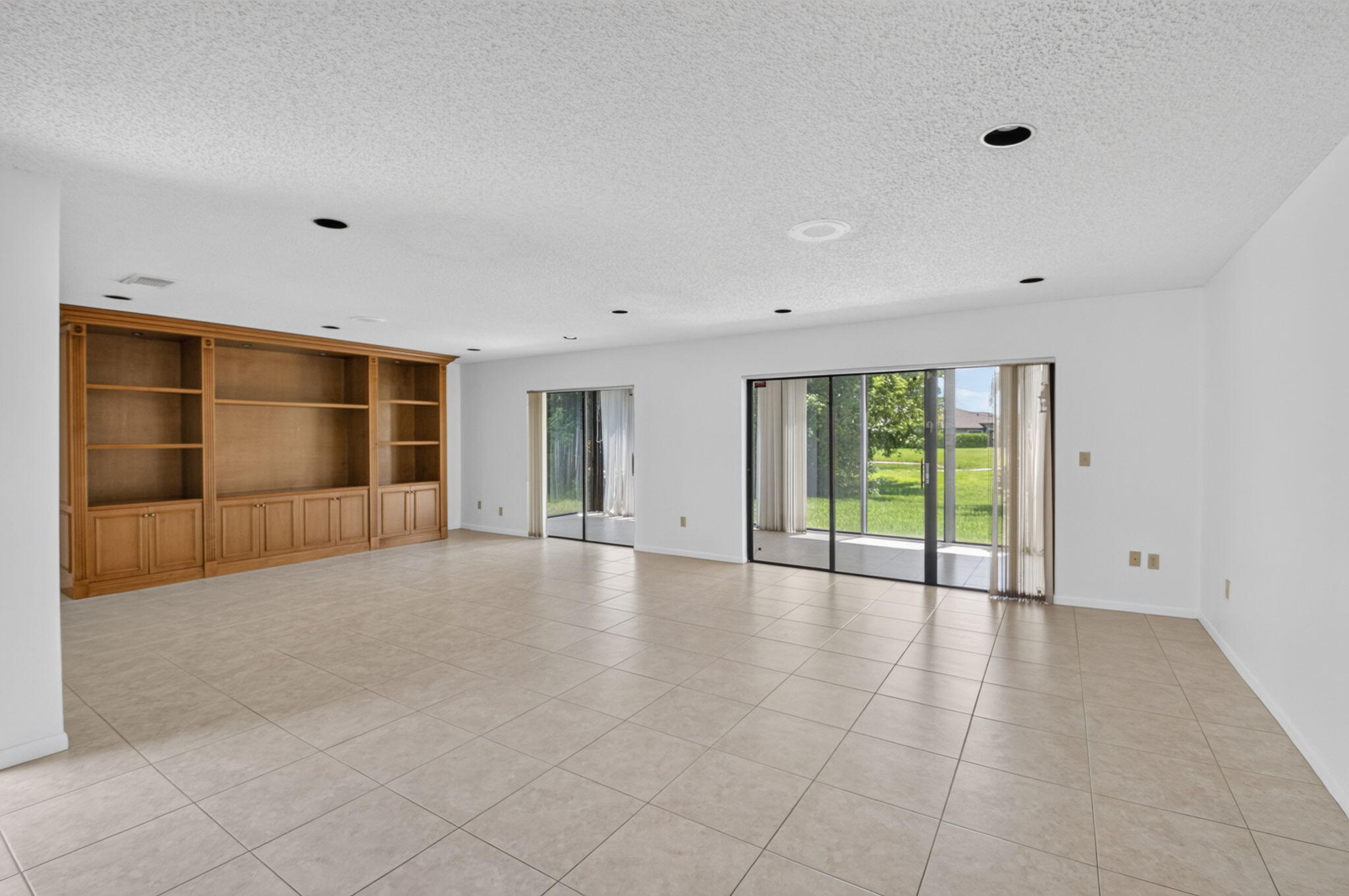 9264 Vista Del Lago, Unit A Boca Raton, FL 33428 - Photo 12 of 48 Living Room