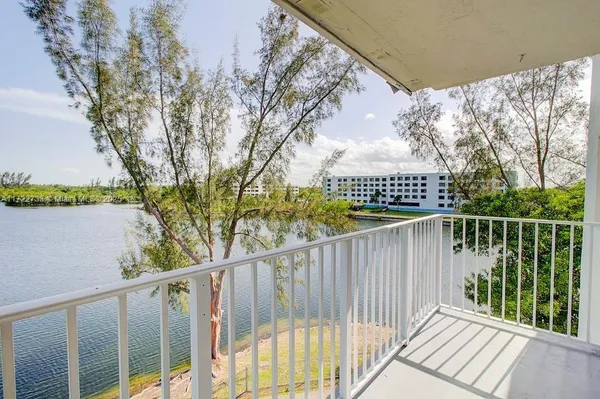 $310,000 | 8240 Southwest 210th Street, Unit 320, Cutler Bay, FL 33189
