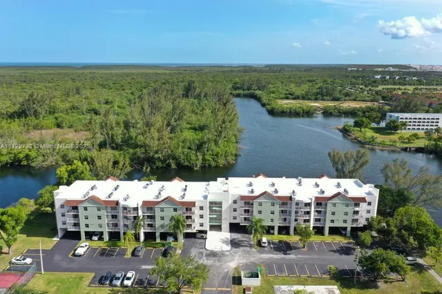 $310,000 | 8240 Southwest 210th Street, Unit 320, Cutler Bay, FL 33189
