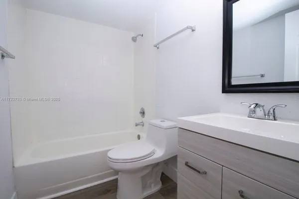 $310,000 | 8240 Southwest 210th Street, Unit 320, Cutler Bay, FL 33189