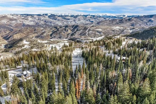 a view of middle of a yard