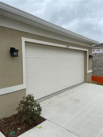 a view of an entryway of the house