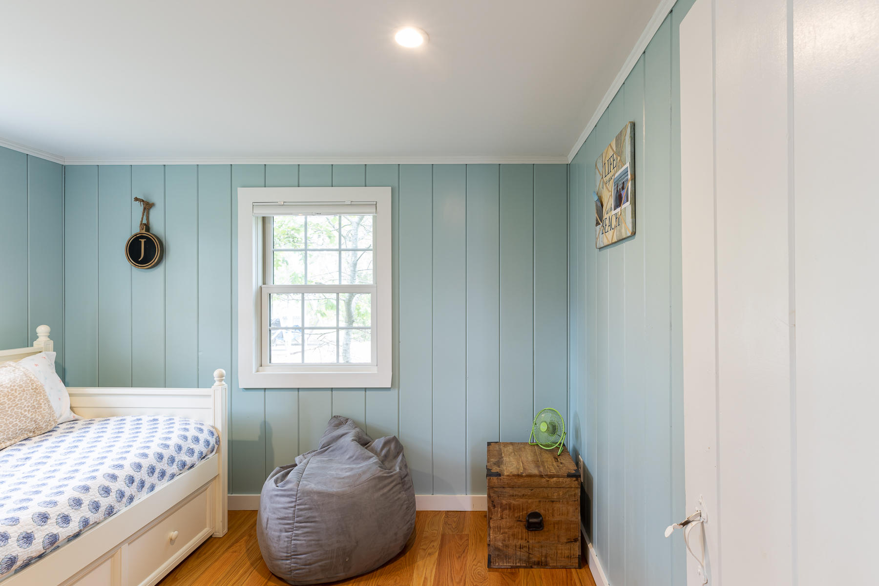 16 Edwards Road Dennis Port, MA 02639 - Photo 40 of 46 a living room with furniture and a window
