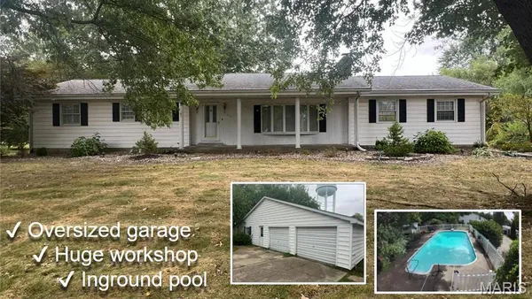$299,900 | 816 South Wood Street, Staunton, IL 62088