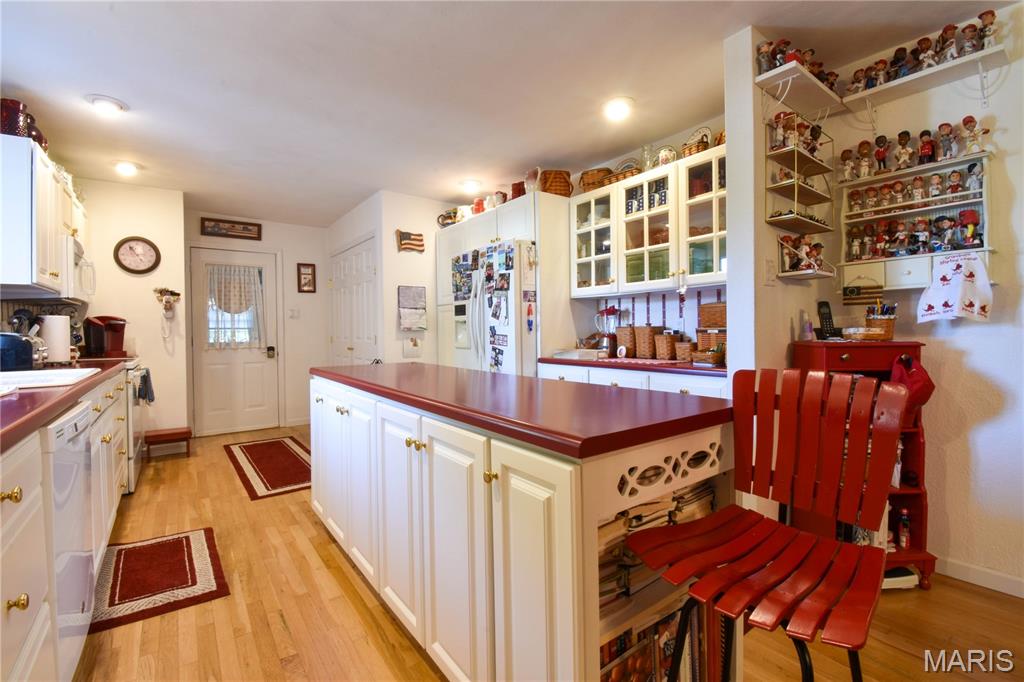 816 South Wood Street Staunton, IL 62088 - Photo 11 of 51