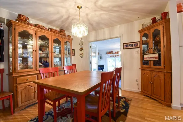 $299,900 | 816 South Wood Street, Staunton, IL 62088