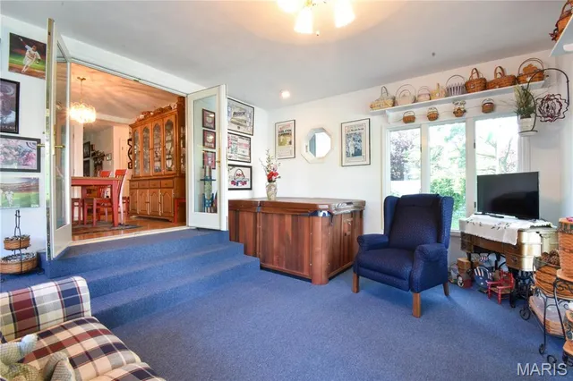 $299,900 | 816 South Wood Street, Staunton, IL 62088