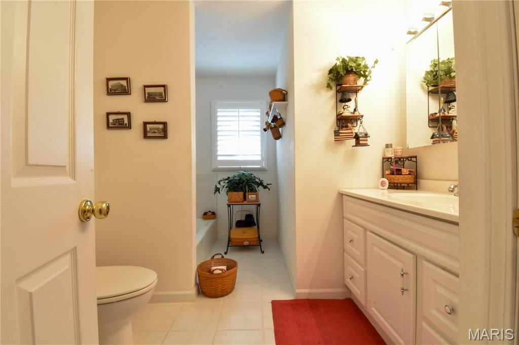 816 South Wood Street Staunton, IL 62088 - Photo 20 of 51