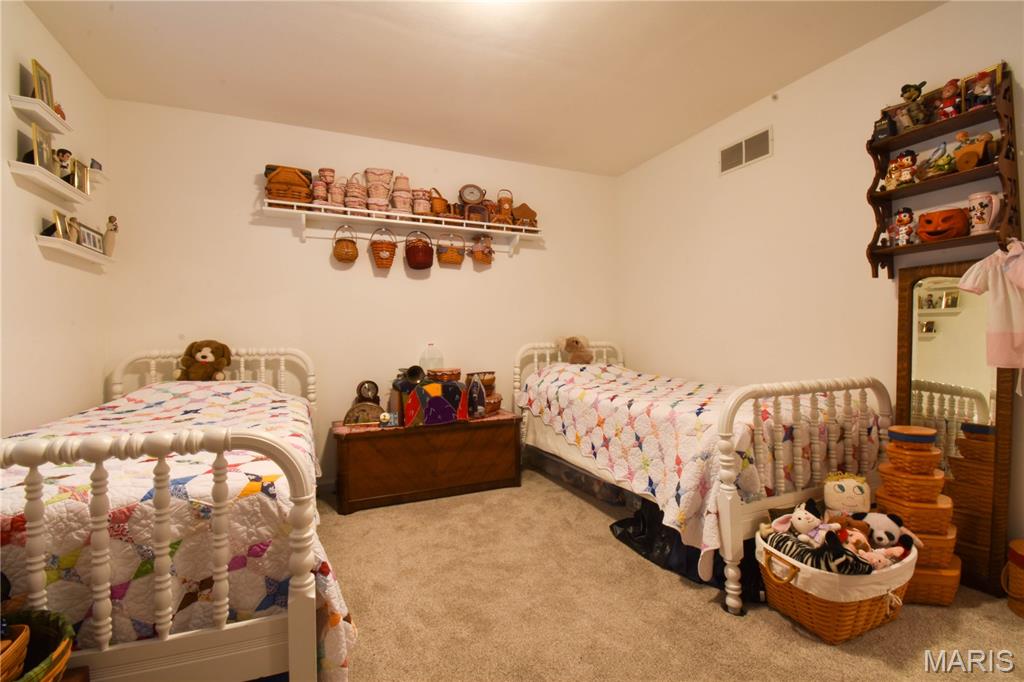 816 South Wood Street Staunton, IL 62088 - Photo 23 of 51