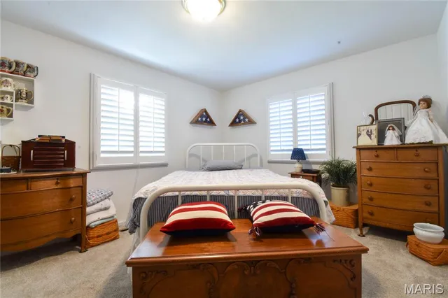 $319,000 | 816 South Wood Street, Staunton, IL 62088