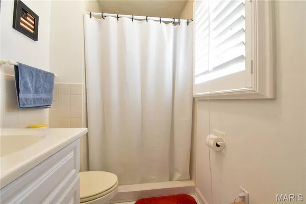 $299,900 | 816 South Wood Street, Staunton, IL 62088