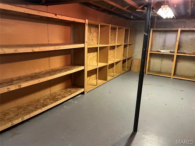 $319,000 | 816 South Wood Street, Staunton, IL 62088