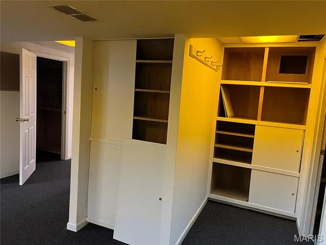 $299,900 | 816 South Wood Street, Staunton, IL 62088