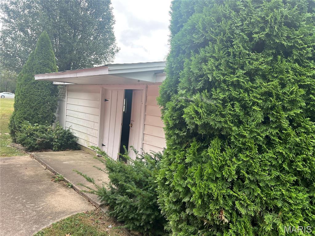 816 South Wood Street Staunton, IL 62088 - Photo 43 of 51