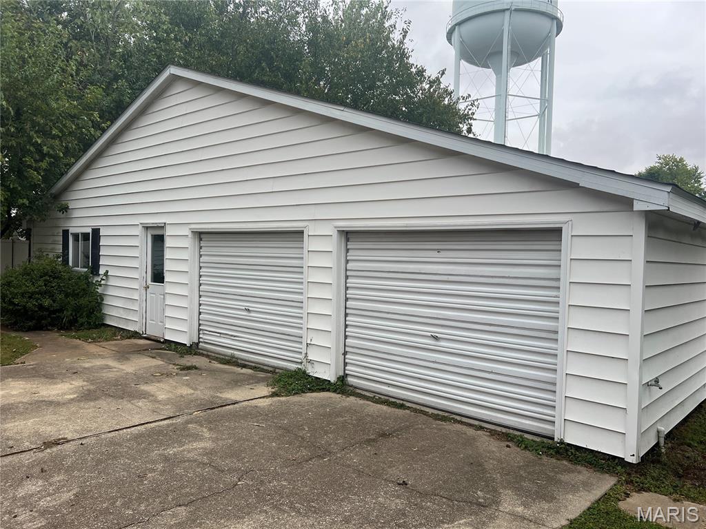 816 South Wood Street Staunton, IL 62088 - Photo 46 of 51